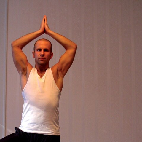 Balanseøvelser fra Yogaboken